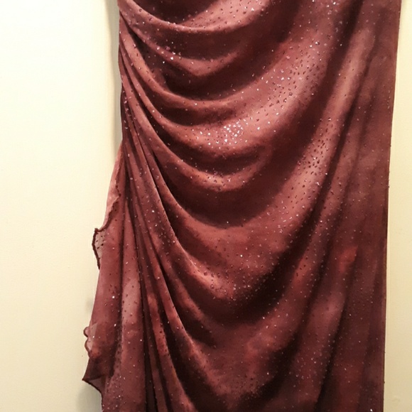 NWT City triangle gown - Picture 5 of 5